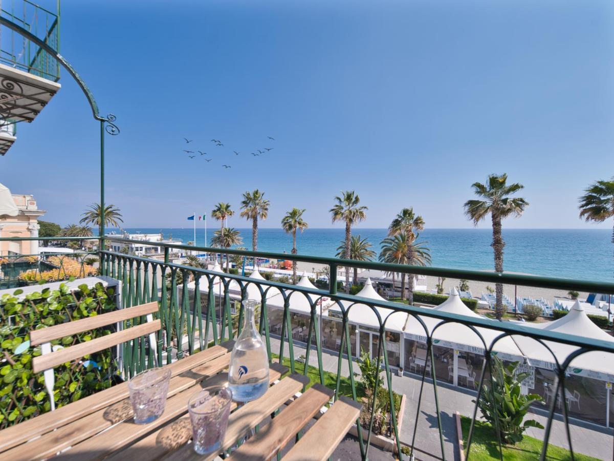 Medusa Apartment - Lungomare Finale Ligure Bagian luar foto
